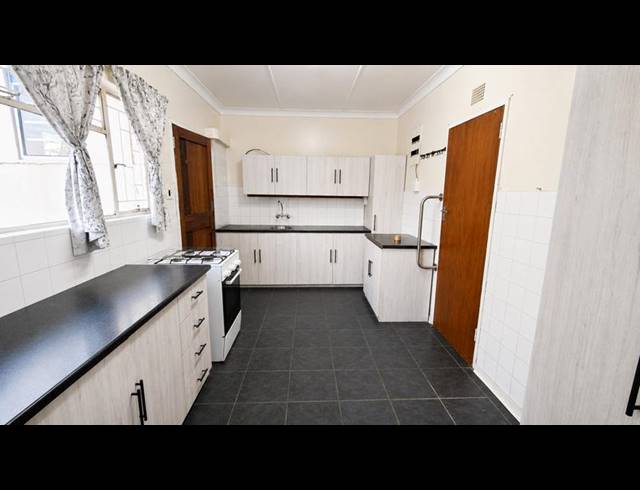 4 BEDROOM HOUSE FOR SALE IN FICHARDT PARK